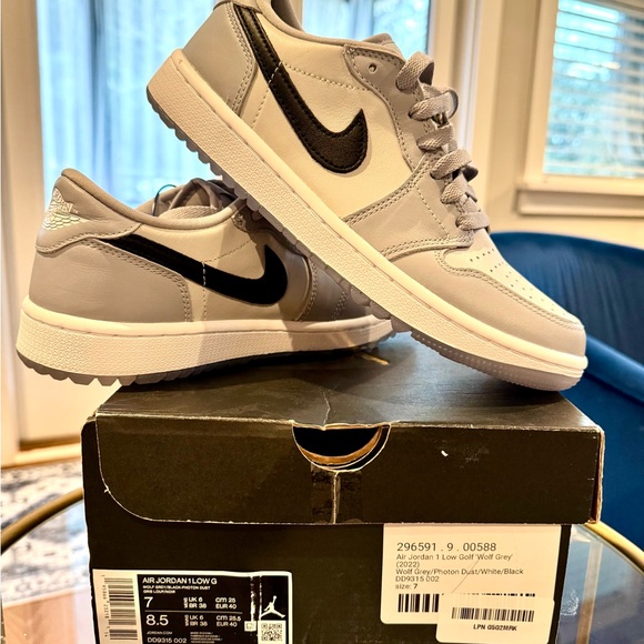 Men’s Air Jordan 1 Low Golf ‘Wolf Grey’ Iconic Sneaker - size 7 - Picture 2 of 5